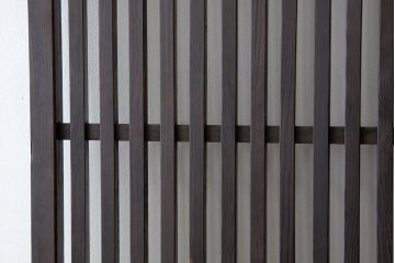 ★古民具・骨董　古い木の背の高い太格子戸1枚(引き戸・板戸)