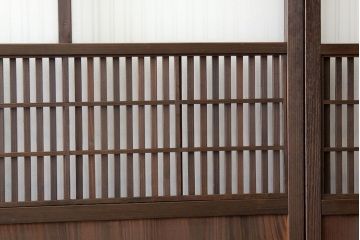 古民具・骨董　古い木のシックな裏障子付き格子4枚セット(引き戸・建具)
