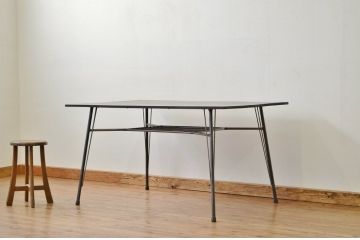 アンティーク家具　★アンティーク 天板無垢板の鉄脚テーブル?(作業台・アイアン)