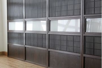 古民具・骨董　古い木の裏障子付き格子4枚セット(引き戸・建具)