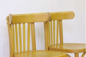 アンティーク家具　アンティーク　DREVOUNIA社　小ぶりでおしゃれなベントウッドチェア2脚セット(トーネットチェア)
