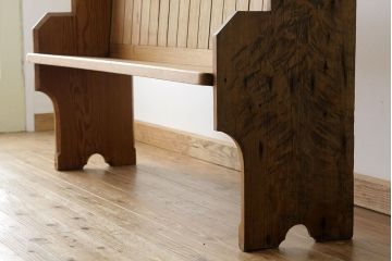ヴィンテージ家具　イギリスビンテージ　パイン材のおしゃれなチャーチベンチ(教会長椅子)