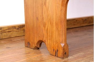 ヴィンテージ家具　イギリスビンテージ　パイン材のおしゃれなチャーチベンチ(教会長椅子)