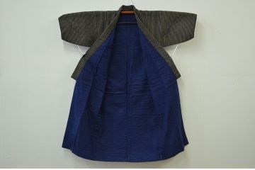 アンティーク雑貨　○古い木綿着物　3点(縦縞、絣　古布材料)