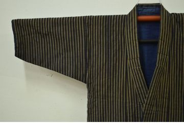 アンティーク雑貨　○古い木綿着物　3点(縦縞、絣　古布材料)