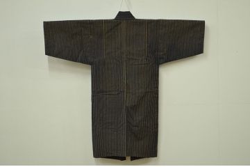 アンティーク雑貨　○古い木綿着物　3点(縦縞、絣　古布材料)