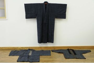 アンティーク雑貨　○古い木綿着物　3点(絣古布材料)