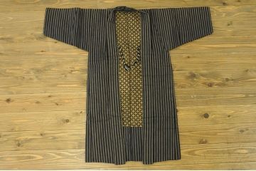 アンティーク家具　○古い木綿着物　4点(絣古布材料)