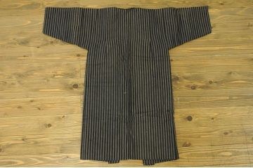 アンティーク家具　○古い木綿着物　4点(絣古布材料)
