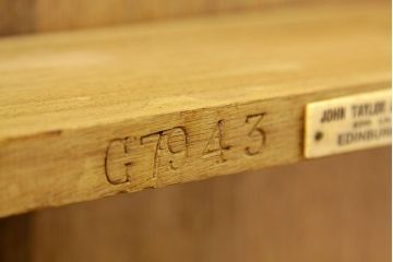ヴィンテージ家具　イギリスビンテージ　オーク材センターテーブル