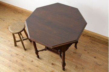 アンティーク家具　イギリスアンティーク　オクタゴンカフェテーブル(コーヒーテーブル)