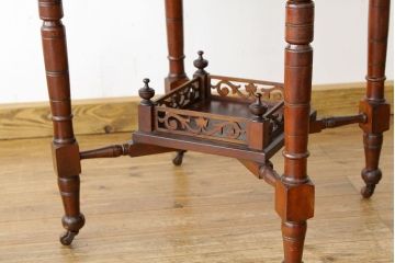 アンティーク家具　イギリスアンティーク　オクタゴンカフェテーブル(コーヒーテーブル)