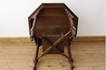 アンティーク家具　イギリスアンティーク　オクタゴンカフェテーブル(コーヒーテーブル)