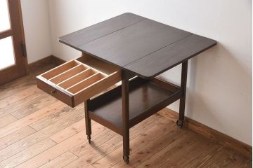 アンティーク家具　バタフライサイドテーブル　ウォールナット材製　イギリスアンティーク