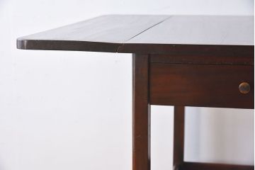 アンティーク家具　バタフライサイドテーブル　ウォールナット材製　イギリスアンティーク