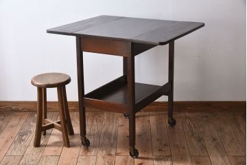 アンティーク家具　バタフライサイドテーブル　ウォールナット材製　イギリスアンティーク