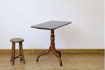 アンティーク家具　イギリスアンティーク マホガニー チルトアップコーヒーテーブル・カフェテーブル