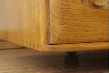 ヴィンテージ家具　イギリスビンテージ アーコール(ERCOL)サイドボードチェスト(キャビネット、収納棚)