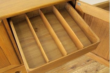 ヴィンテージ家具　イギリスビンテージ アーコール(ERCOL)サイドボードチェスト(キャビネット、収納棚)