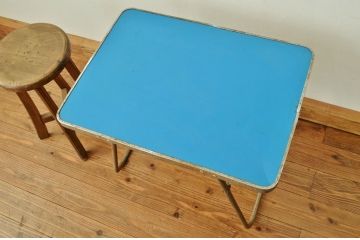 レトロ家具　昭和レトロ 鉄脚の折り畳みテーブル(鉄足、机、在宅ワーク、在宅用テーブル、作業台、デスク、アイアン)