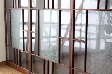 古民具・骨董　素敵なデザインの結霜ガラス入り引き戸4枚セット(ガラス戸・建具)