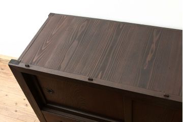 アンティーク家具　六尺　古民具・骨董　モダンで重厚な結霜ガラス水屋箪笥(のぼり付き)(食器棚、収納棚)