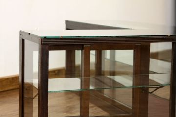 アンティーク家具　アンティーク 古いタバコ屋の重厚なR型ガラスケース(ショーケース)