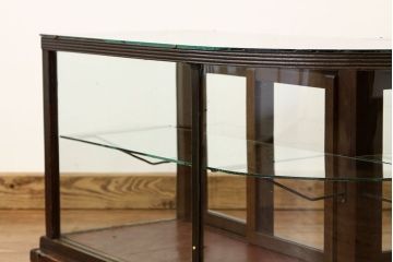 アンティーク家具　アンティーク 古いタバコ屋の重厚なR型ガラスケース(ショーケース)