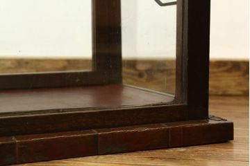 アンティーク家具　アンティーク 古いタバコ屋の重厚なR型ガラスケース(ショーケース)