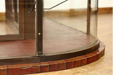 アンティーク家具　アンティーク 古いタバコ屋の重厚なR型ガラスケース(ショーケース)