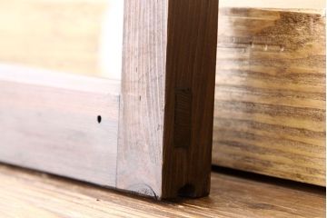 古い木の小さなガラス戸1枚(引き戸)