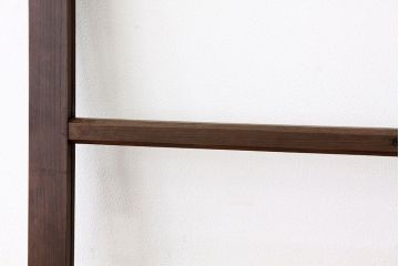 古い木の小さなガラス戸1枚(引き戸)