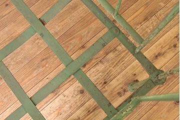 アンティーク家具　イギリスアンティーク　アイアンベビーベッド