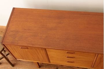 アンティーク家具　1960年代北欧デザインミッドセンチュリーサイドボード(リビングボード)NATHAN