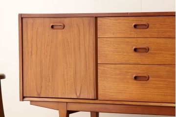 アンティーク家具　1960年代北欧デザインミッドセンチュリーサイドボード(リビングボード)NATHAN