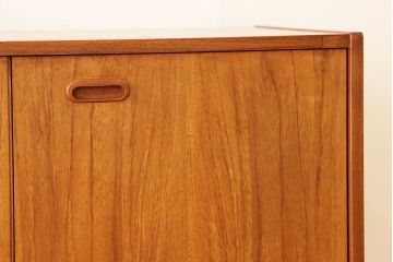 アンティーク家具　1960年代北欧デザインミッドセンチュリーサイドボード(リビングボード)NATHAN