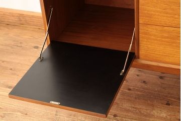 アンティーク家具　1960年代北欧デザインミッドセンチュリーサイドボード(リビングボード)NATHAN