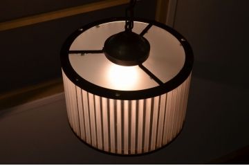 アンティーク　古い洋館の吊り下げガラス照明