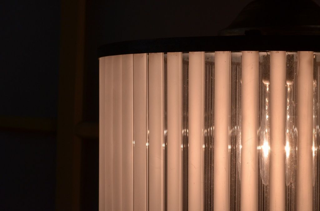 アンティーク　古い洋館の吊り下げガラス照明