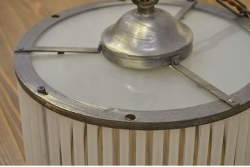 アンティーク　古い洋館の吊り下げガラス照明