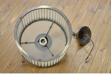 アンティーク　古い洋館の吊り下げガラス照明