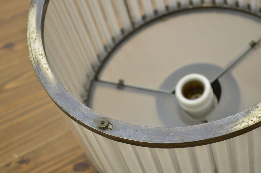 アンティーク　古い洋館の吊り下げガラス照明