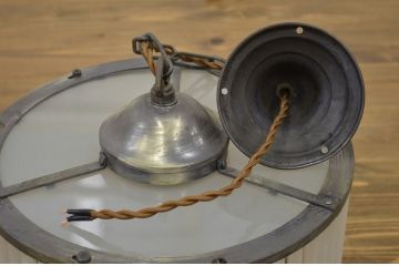 アンティーク　古い洋館の吊り下げガラス照明