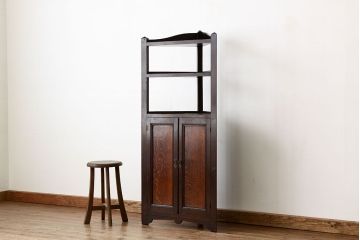 アンティーク家具　★大正ロマン　小ぶりで重厚なコーナーキャビネット