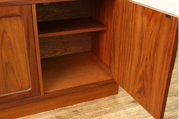 ヴィンテージ家具　G-PLANジープランミッドセンチュリー1960年代　北欧ビンテージサイドボード
