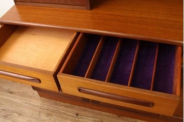 ヴィンテージ家具　G-PLANジープランミッドセンチュリー1960年代　北欧ビンテージサイドボード