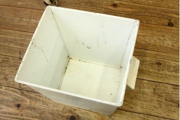 ヴィンテージ家具　希少イギリスビンテージアイアンキャビネット(ケビントガラスケース)(医療棚)