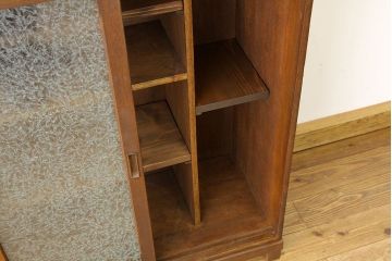 アンティーク家具　アンティーク古い無垢板の結霜ガラスの下駄箱(収納棚)