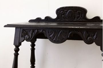 中古　海外輸入品オーク材カービングコンソールテーブル(サイドテーブル)