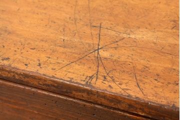 レトロ家具　昭和レトロ　古い木の使い込まれた文机(テーブル)